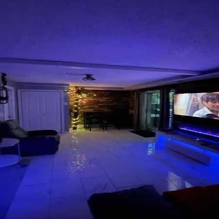Brooklyn Spacious Space With Private Entrance, Bathroom, & Backyard - Full-Kitchen New York Extérieur photo